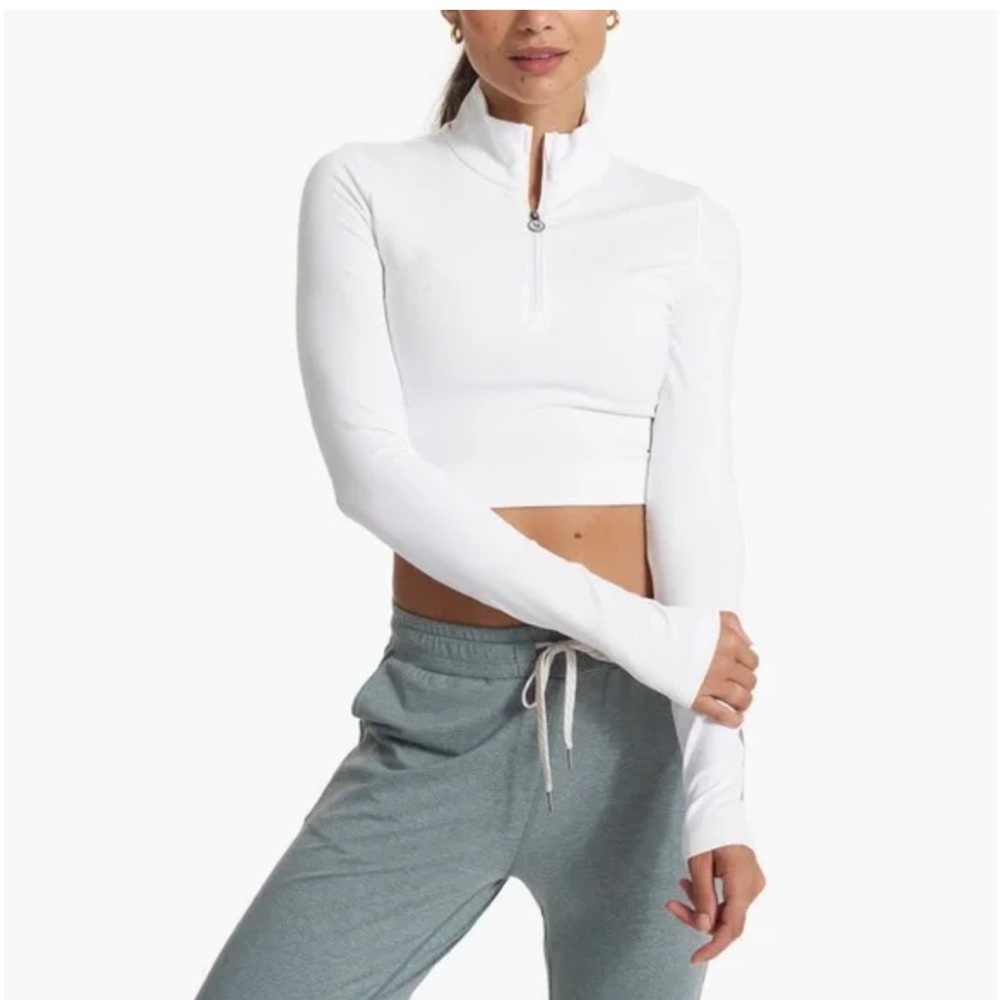 VUORI powder blue cropped 1/2 zip pull over long sleeve VW294 White Sweater